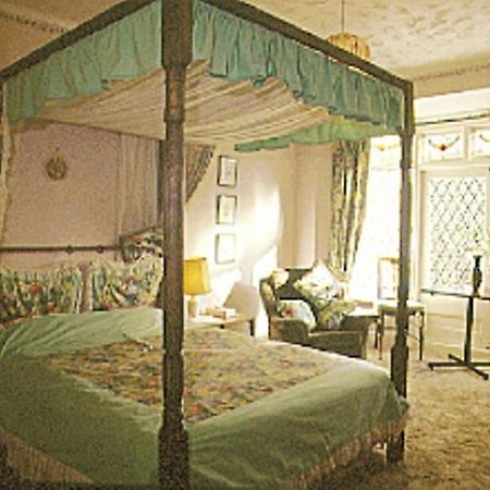 The Tudor Court Hotel Solihull Oda fotoğraf