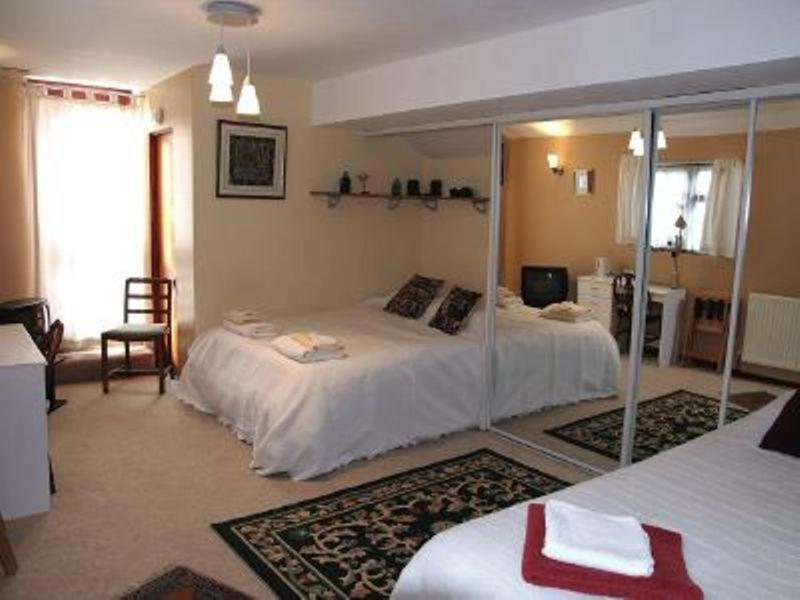 The Tudor Court Hotel Solihull Oda fotoğraf