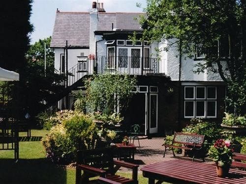 The Tudor Court Hotel Solihull Dış mekan fotoğraf